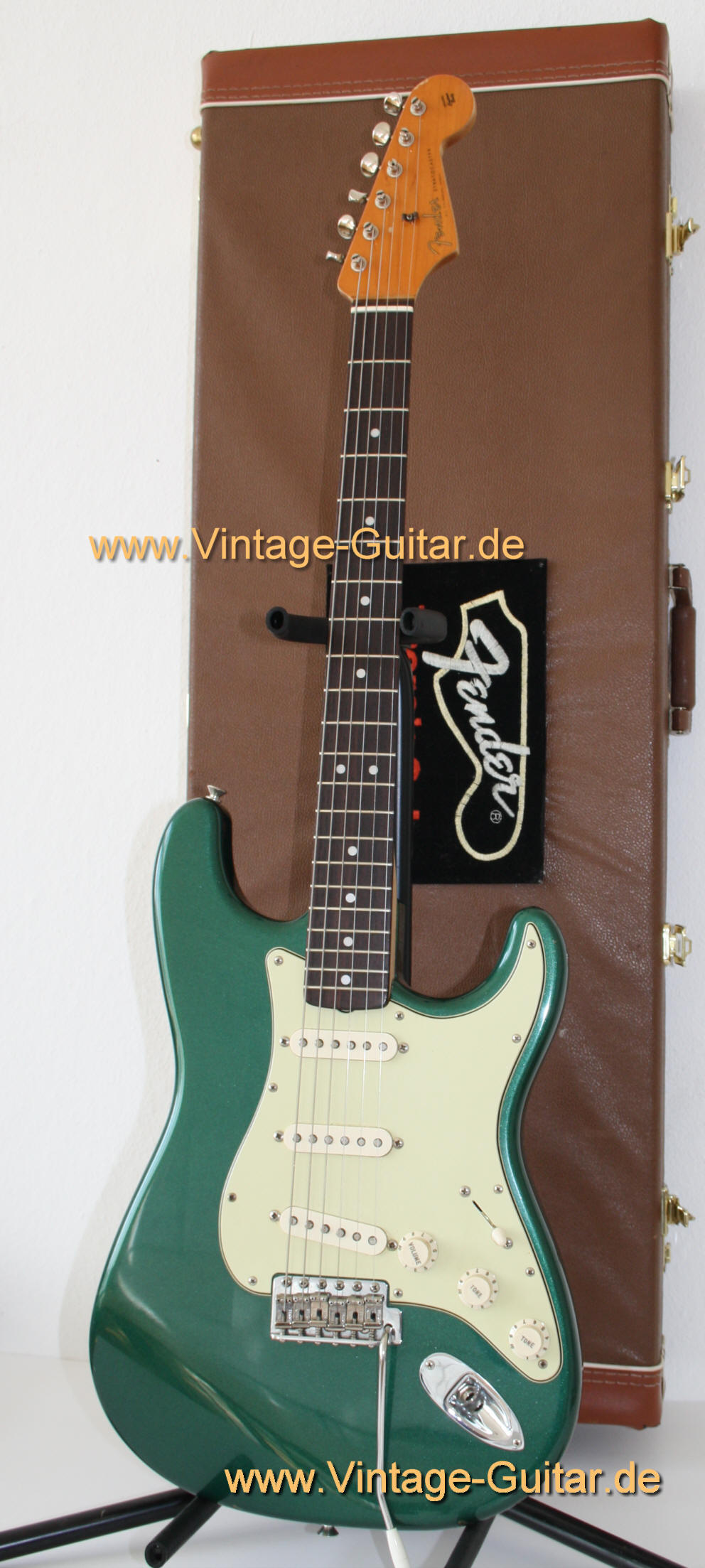 Fender Stratocaster 1962 Reissue green 1.jpg